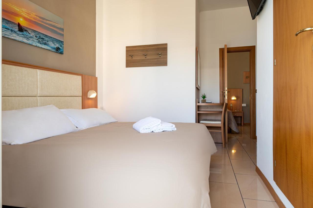 Deluxe Quadruple Room,1742802958:JPEG