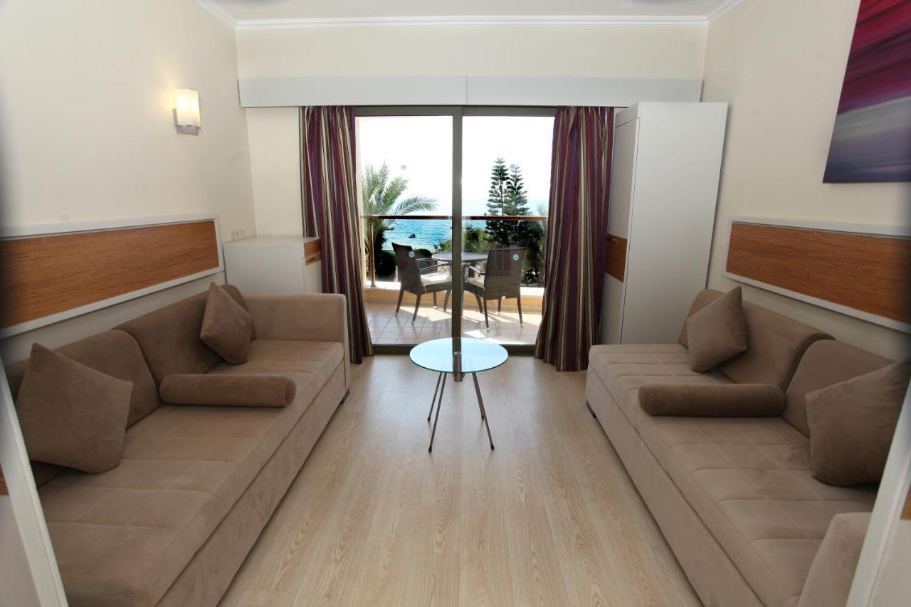 Family Room Side Sea View