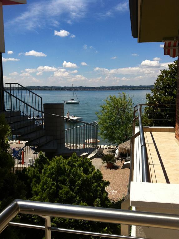 Double or Twin Room Balcony Side Lake View,124562427:JPEG