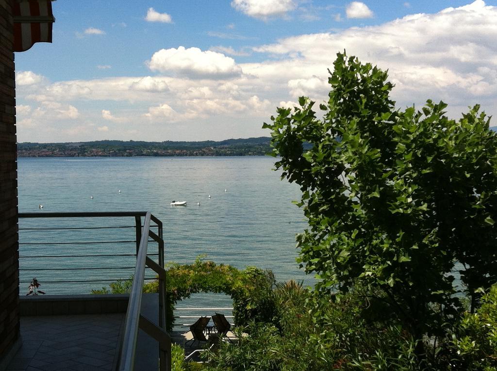 Double or Twin Room Balcony Side Lake View