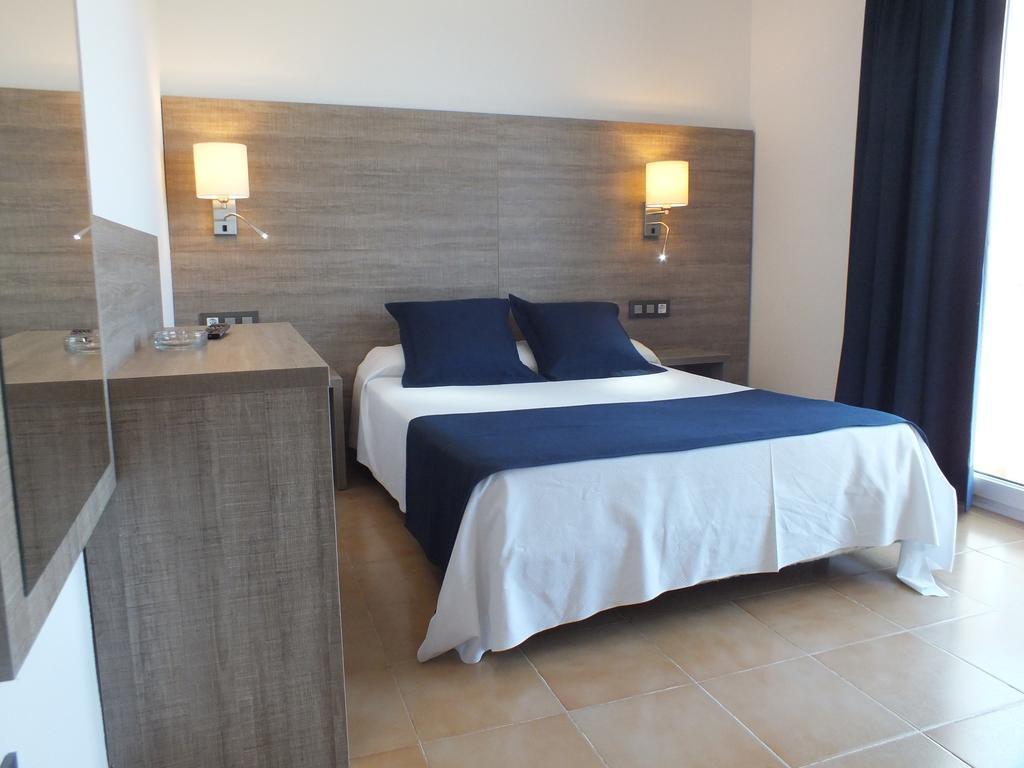 Double or Twin Room Sea View,124574346:JPEG