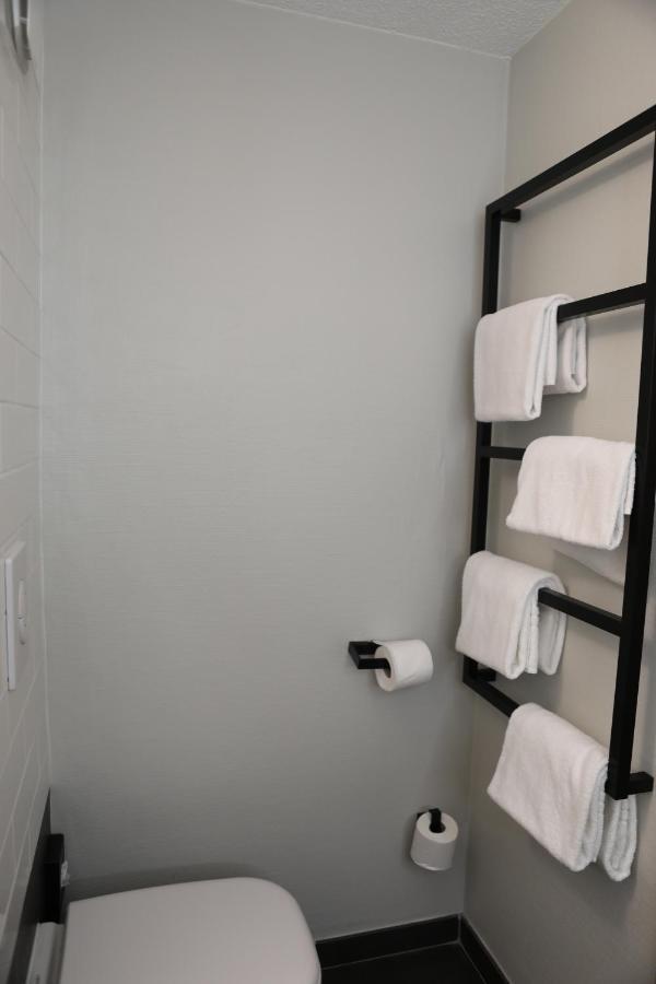 Standard Twin Room,1245370510:JPEG