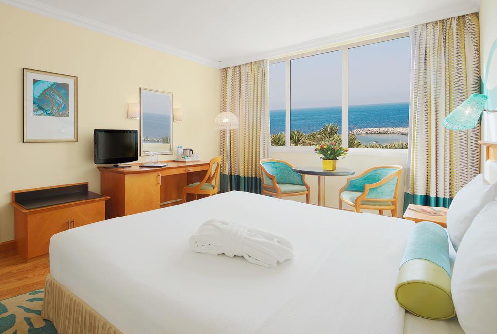 Staycation Deluxe Room City View SPA Food Beverage Early Check 10 am Late Check-out 4 pm,425294046:JPEG