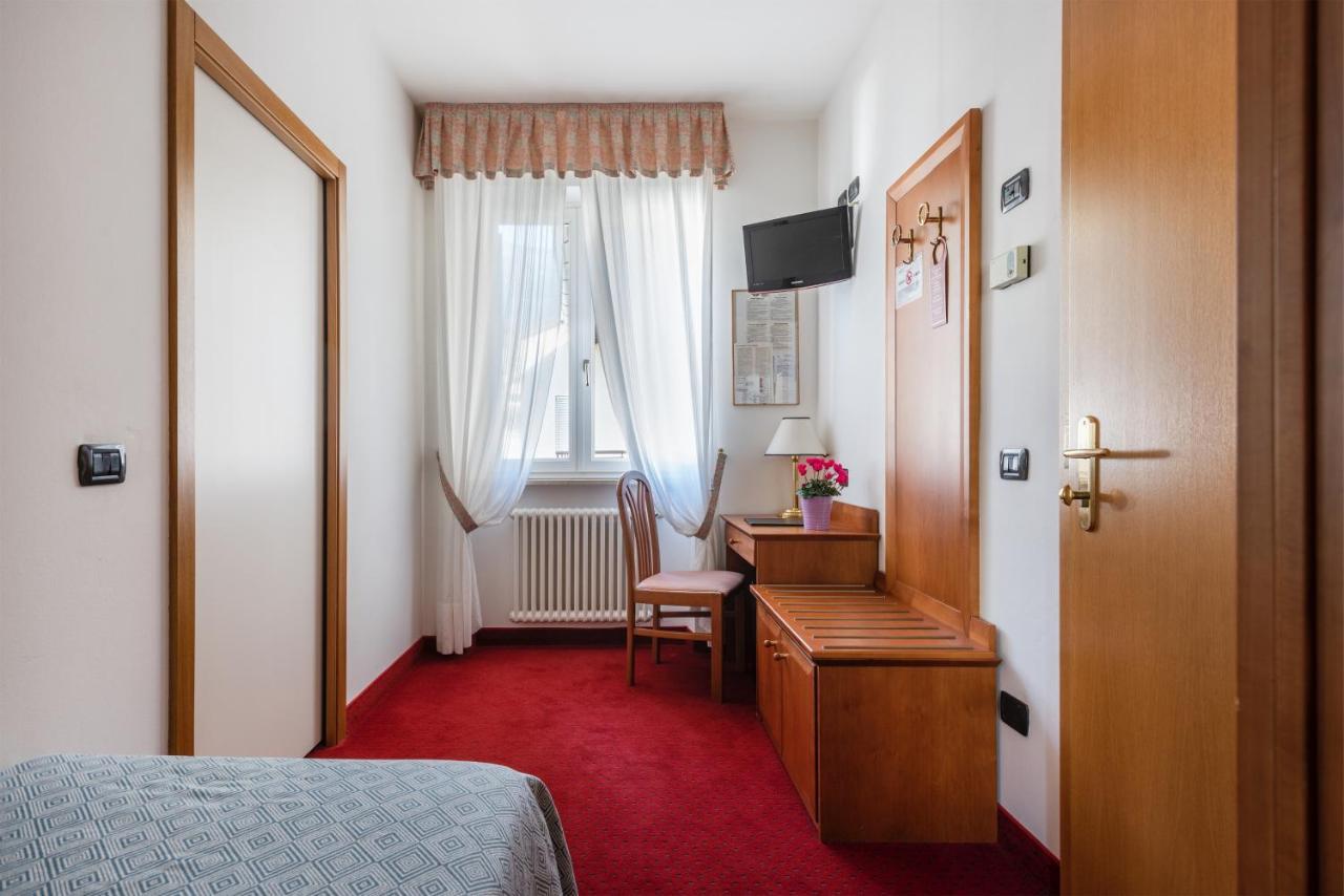 Single Room,1246052590:JPEG