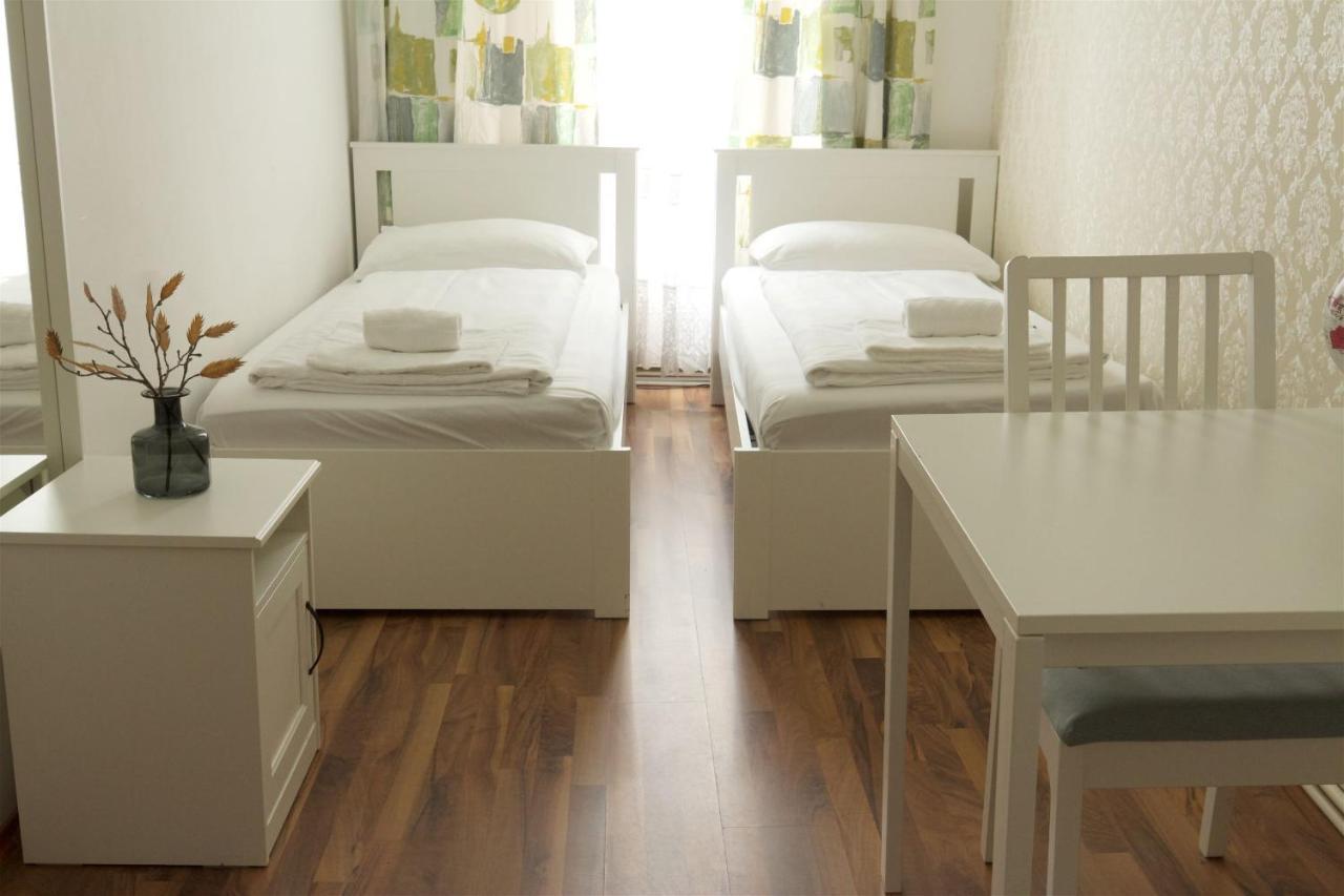 Twin Room,1246468408:JPEG
