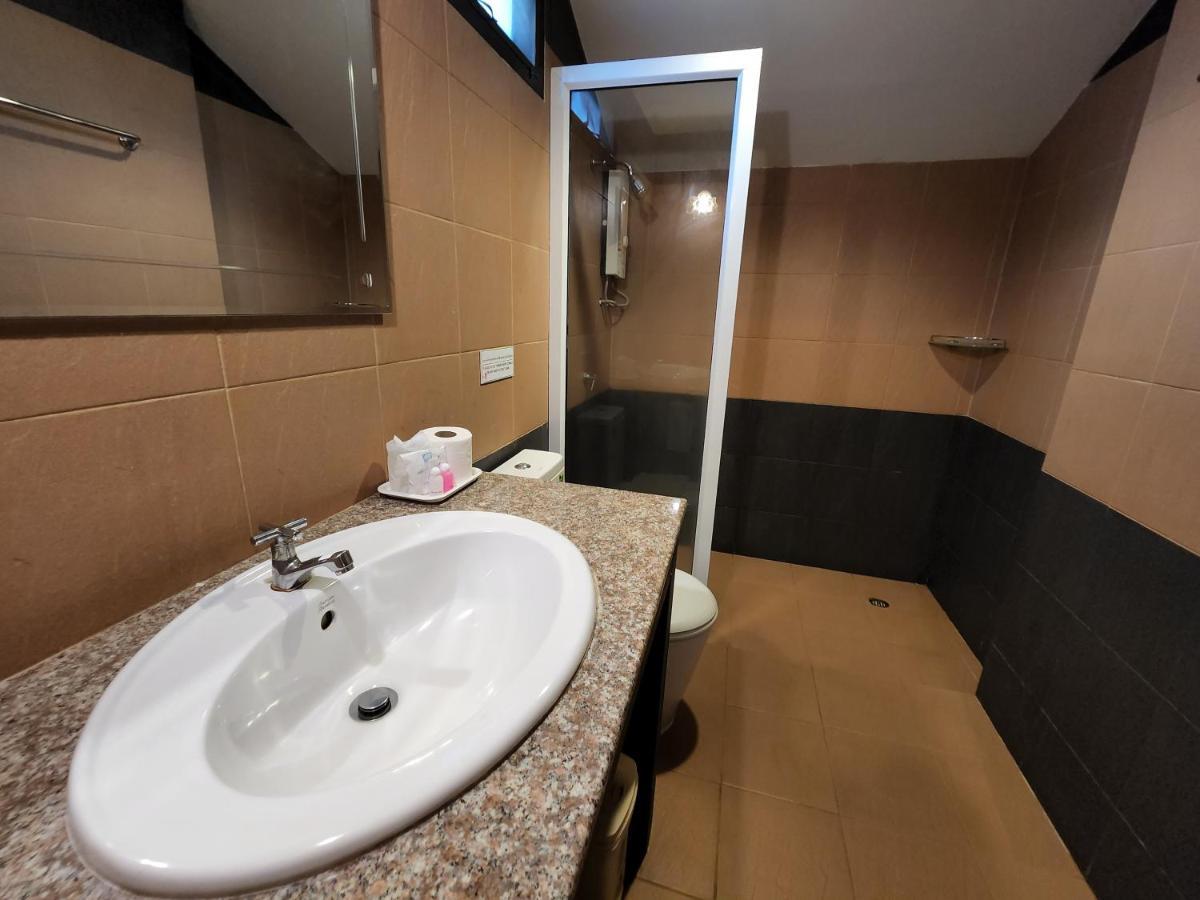 Two-Bedroom Bungalow no connecting door