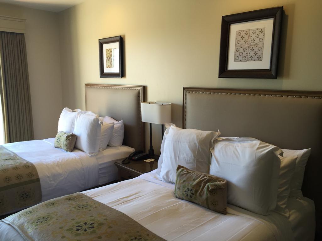 Standard Queen Room