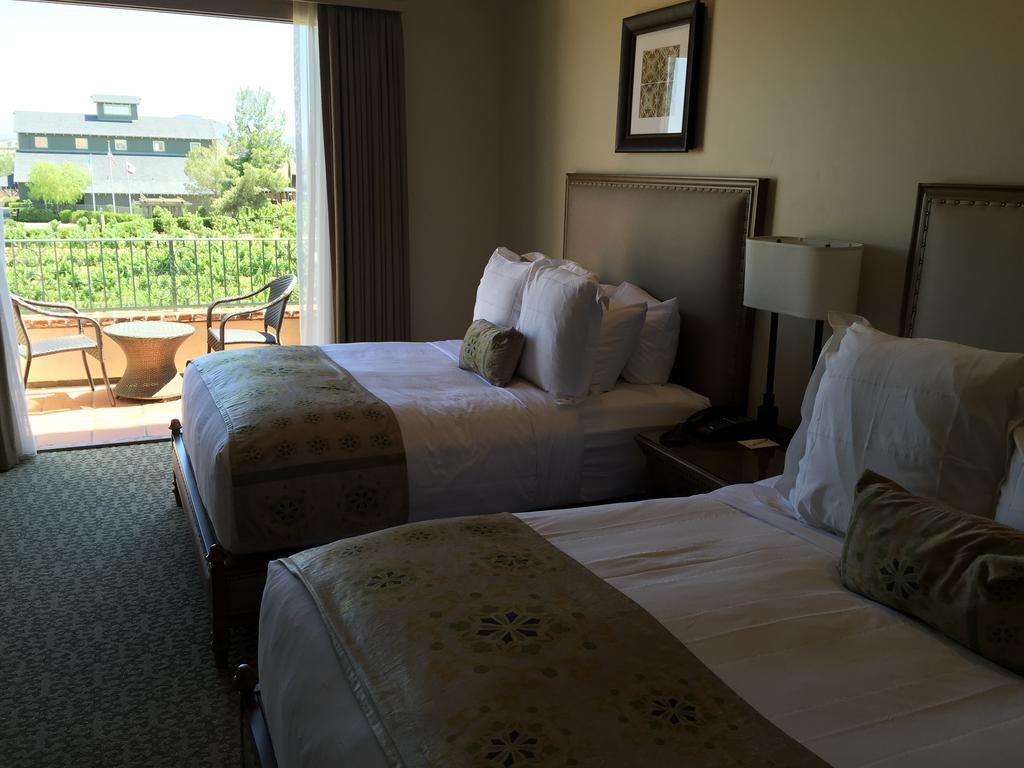 Standard Queen Room