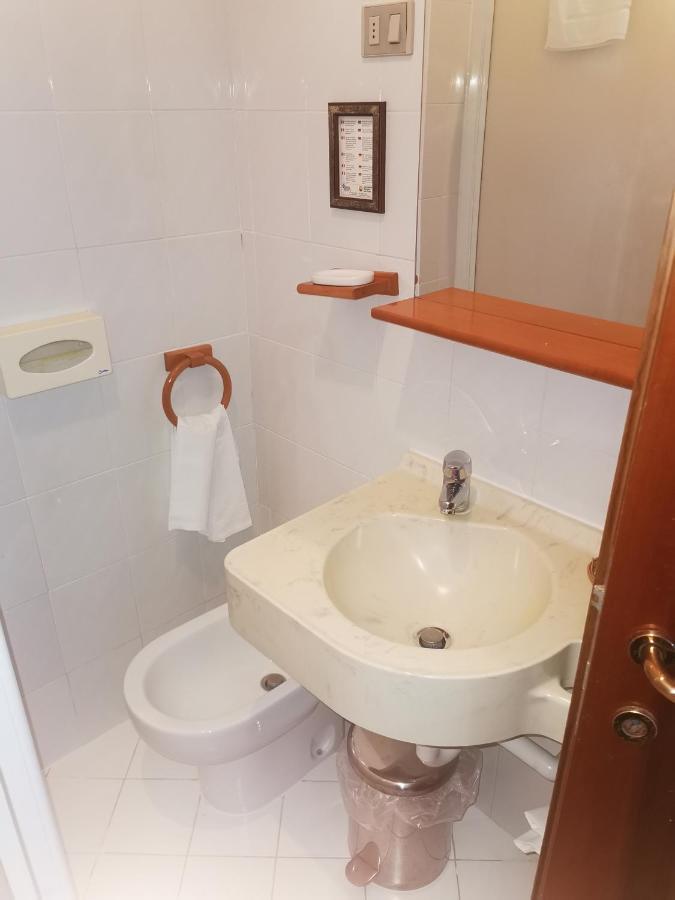 Single Room,1247480797:JPEG
