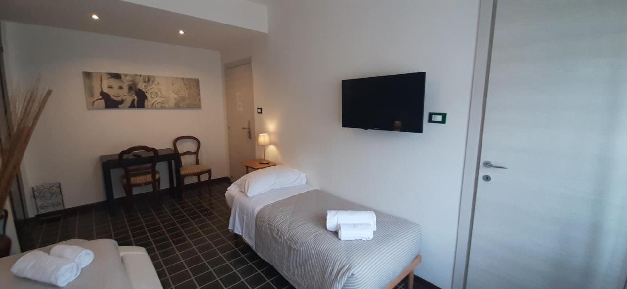 Basic Triple Room