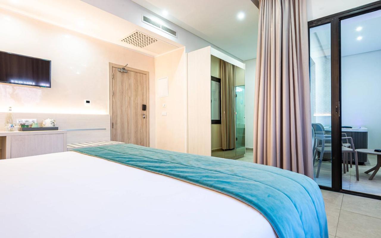 Double Room Jacuzzi Without Balcony