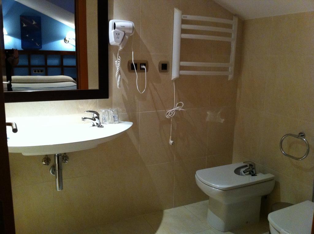 Twin Room,125541786:JPEG