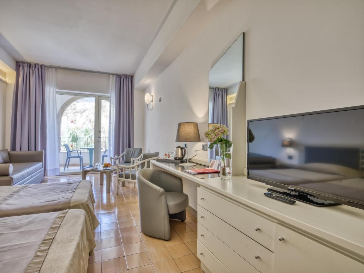 Standard Double or Twin Room Balcony