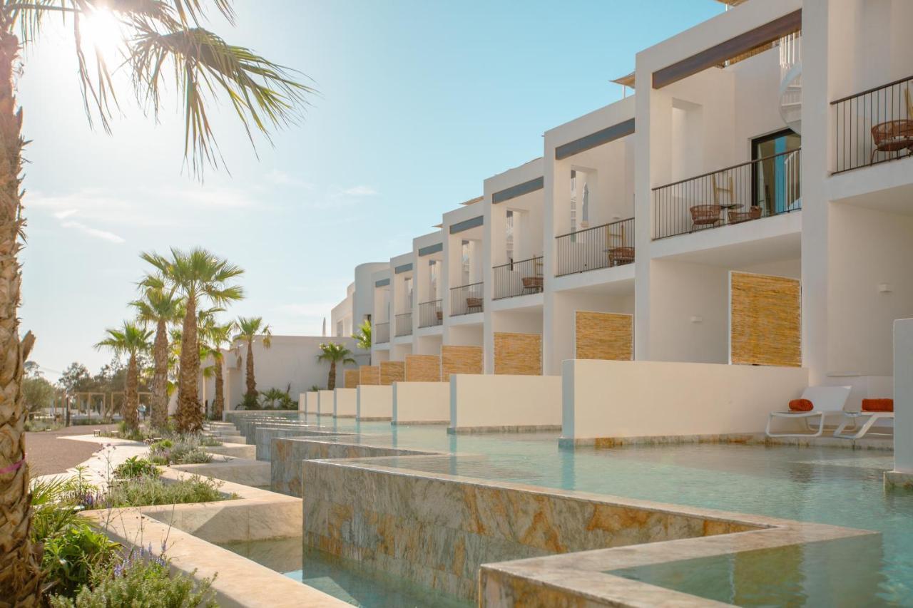 Suite Junior Signature Level con acceso directo a la piscina