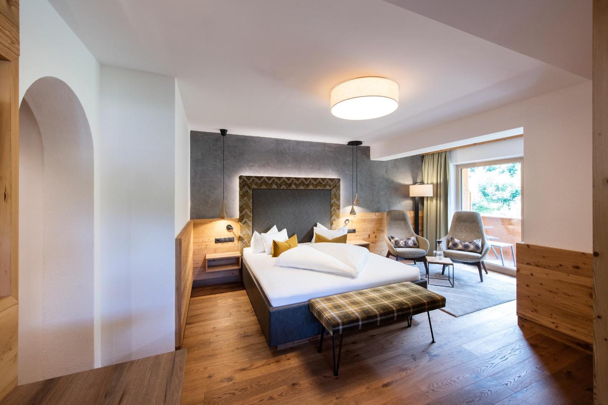Junior Suite,1248517486:JPEG