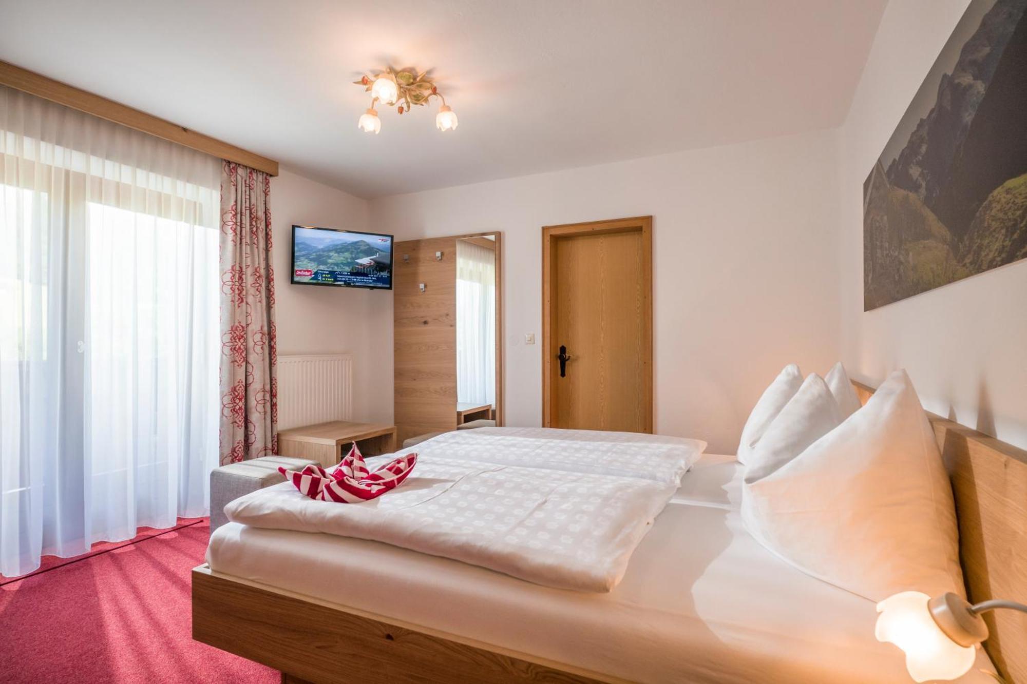 Double Room,887617366:JPEG