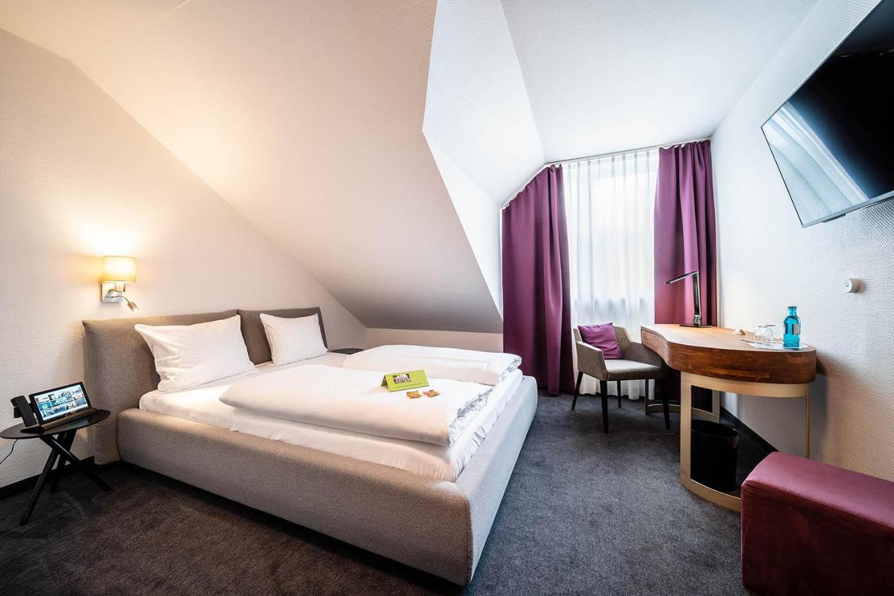 Queen Room,1251277489:JPEG