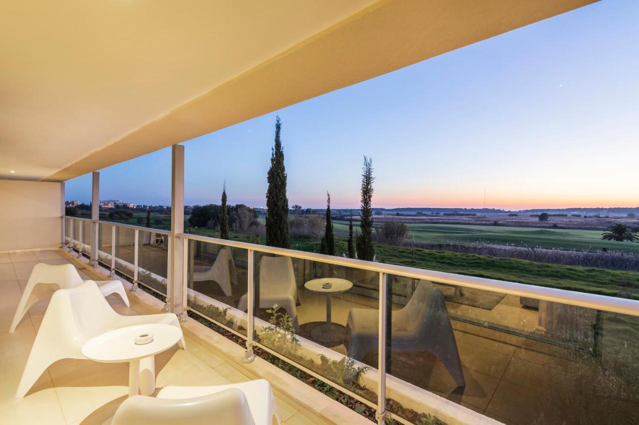 Two-Bedroom Apartment Golf View