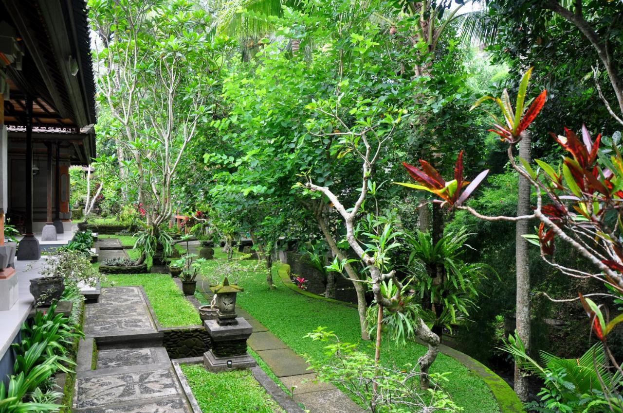 Family Room Garden View