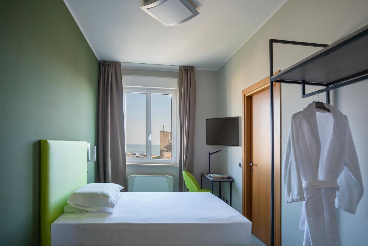 Small Double Room,1249681528:JPEG