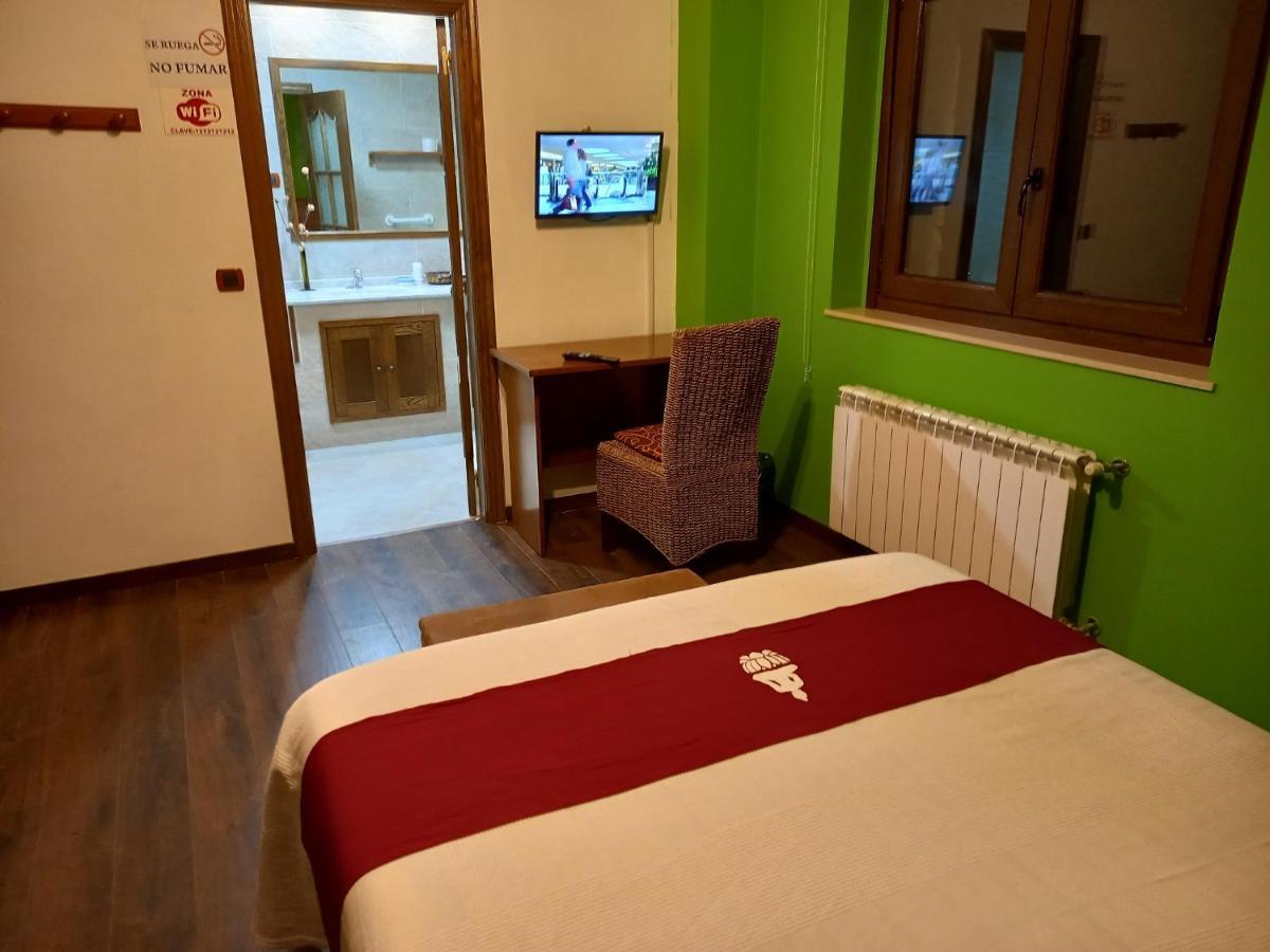Superior Queen Room,1303795975:JPEG