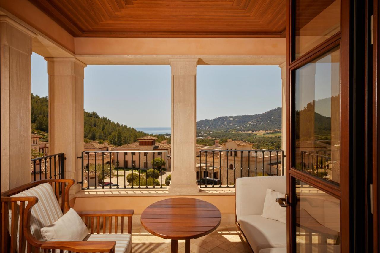 Junior Suite with Valley View
