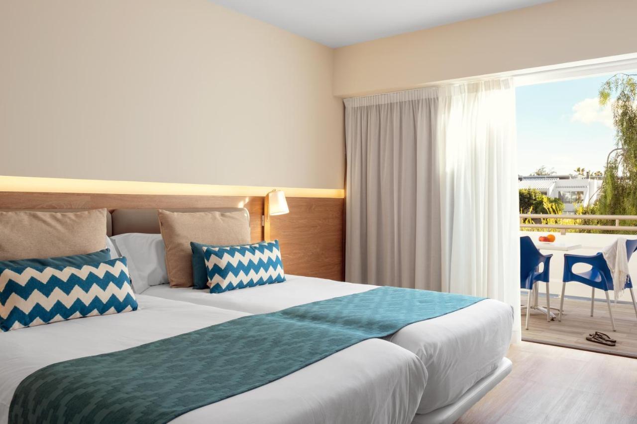 Junior Suite with Balcony,831397397:JPEG