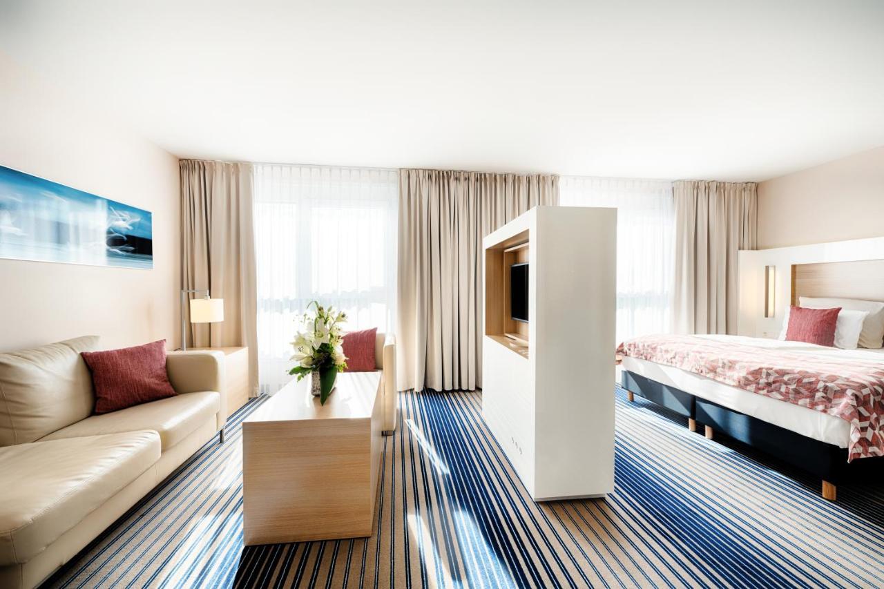 Twin Junior Suite with Sofa Bed and Bath Tub,1248875785:JPEG