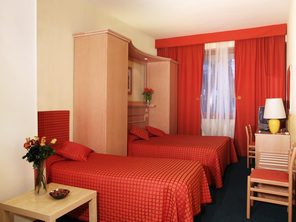 Standard Triple Room,1433436031:JPEG