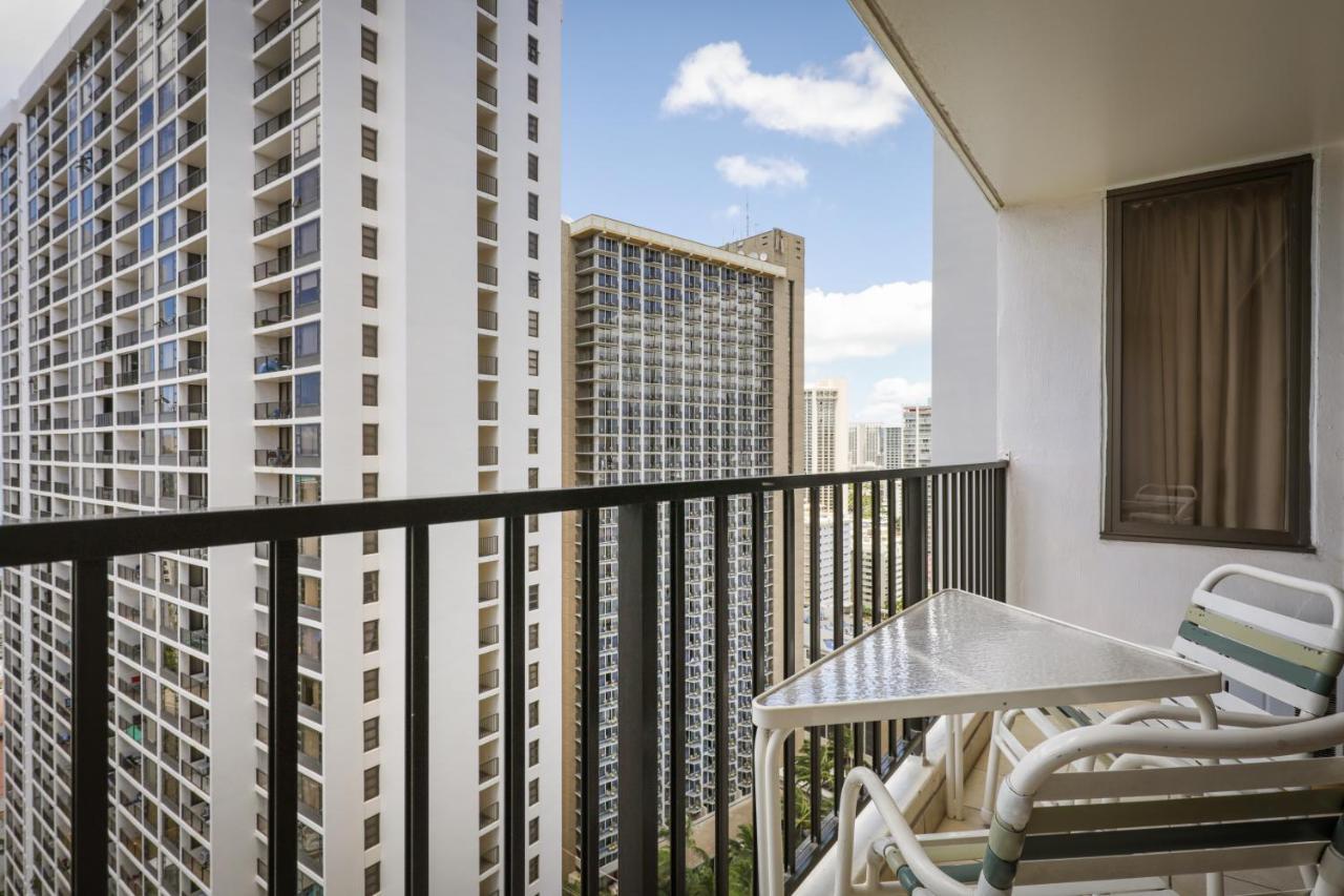One-Bedroom Suite City View