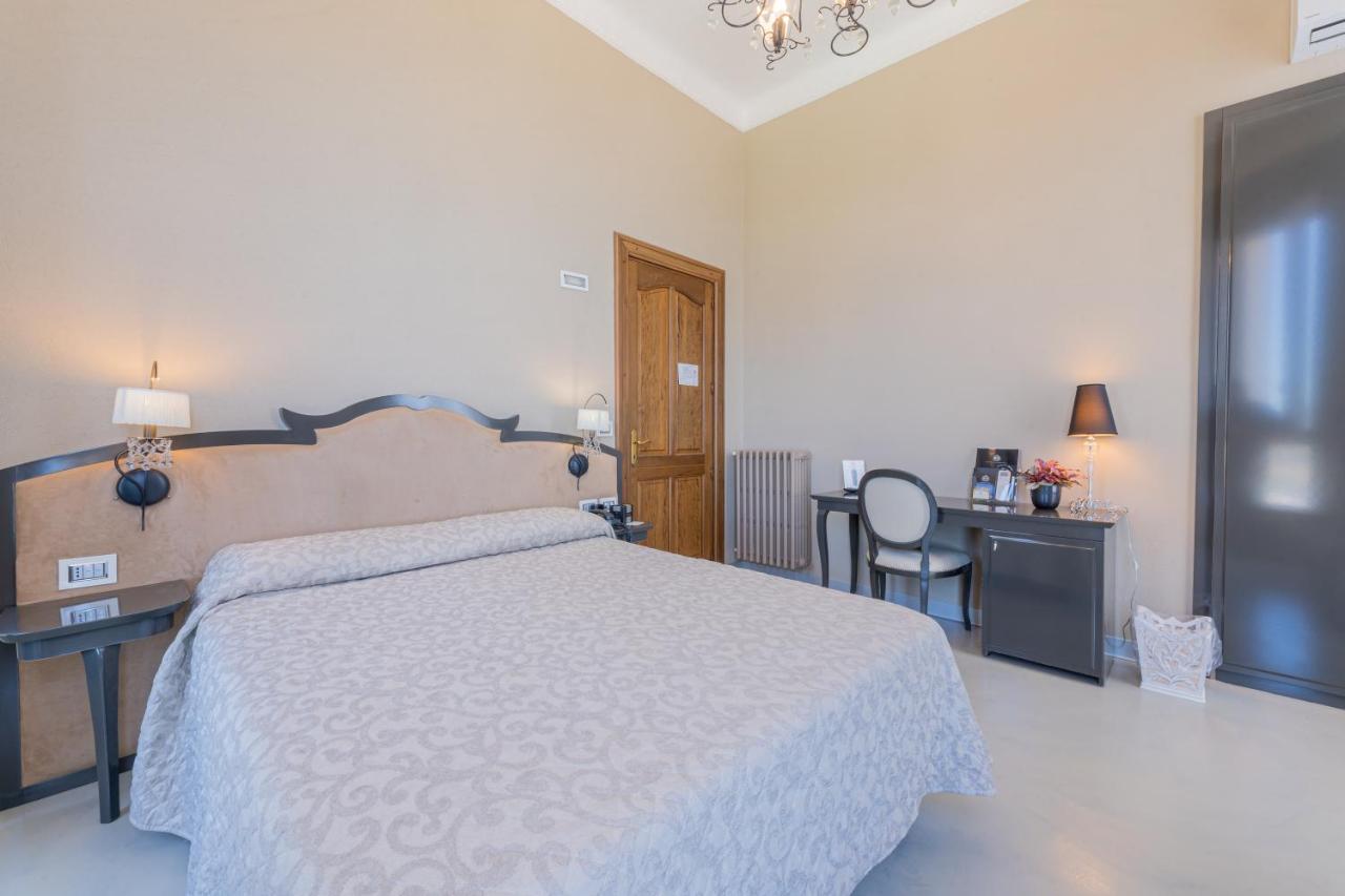 Superior Double Room,1252865827:JPEG