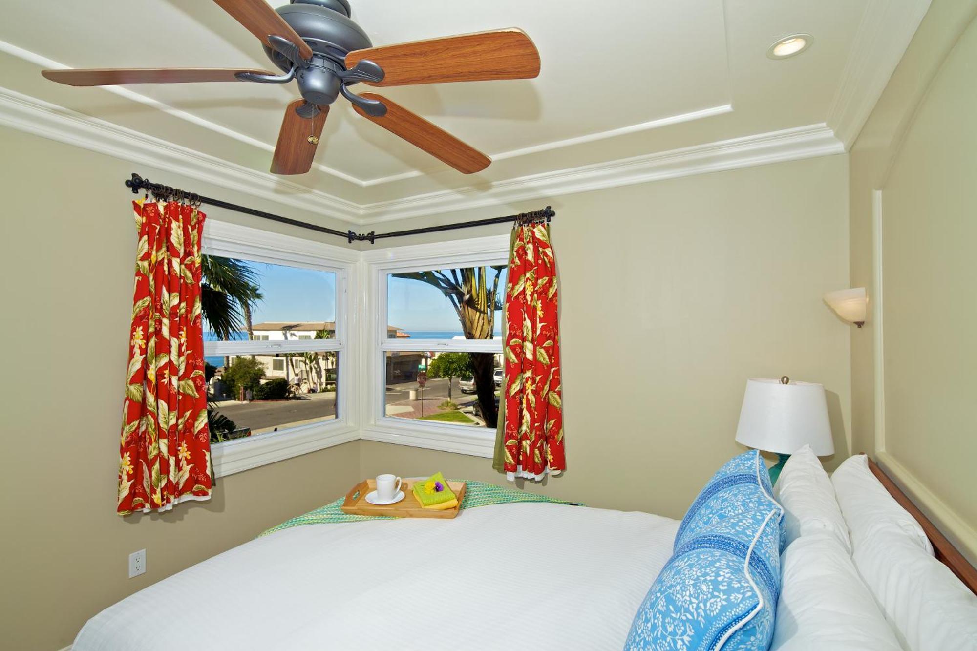 Luxury Two-Bedroom Suite,1253468956:JPEG