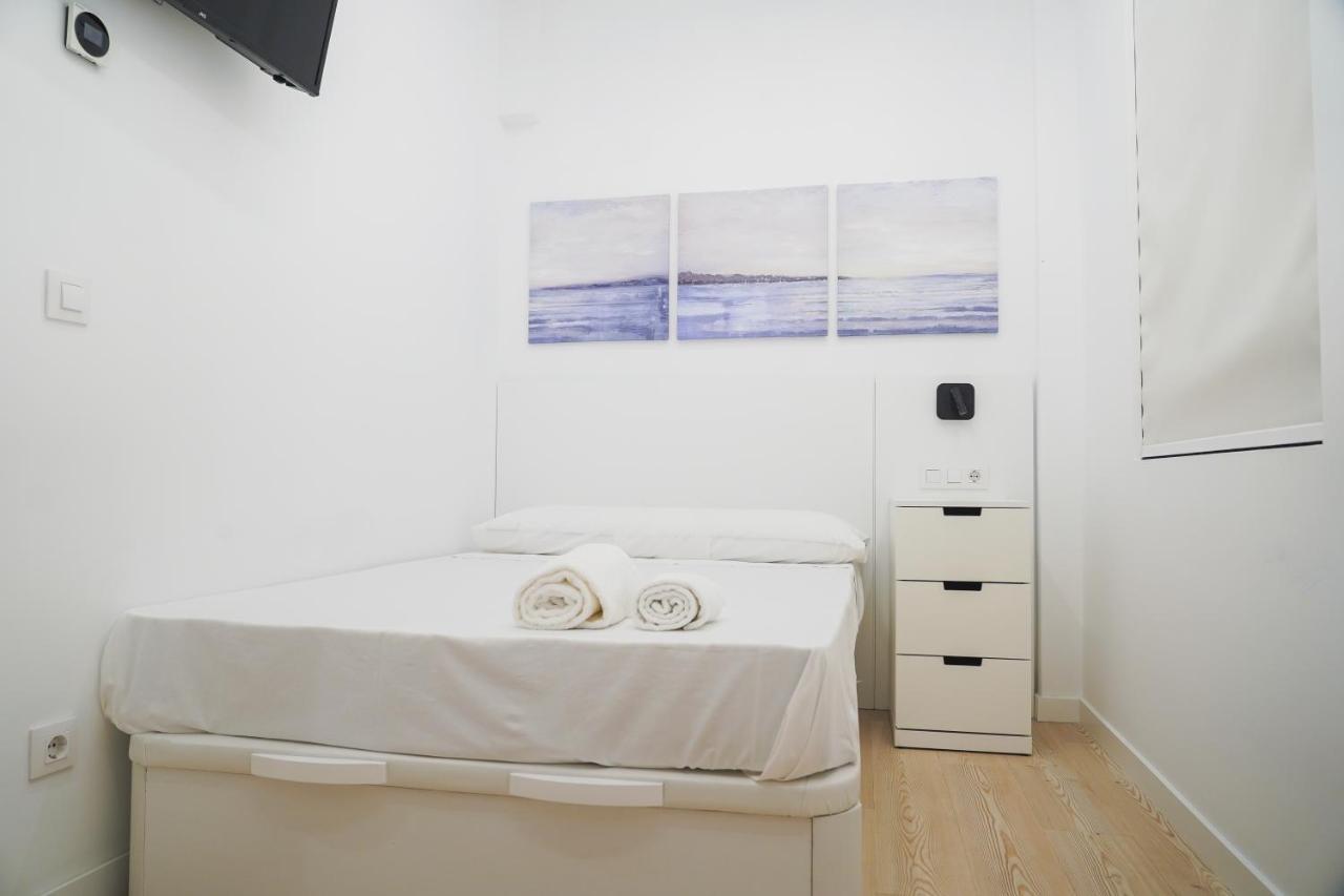 Mixed Dormitory Room,1259496508:JPEG