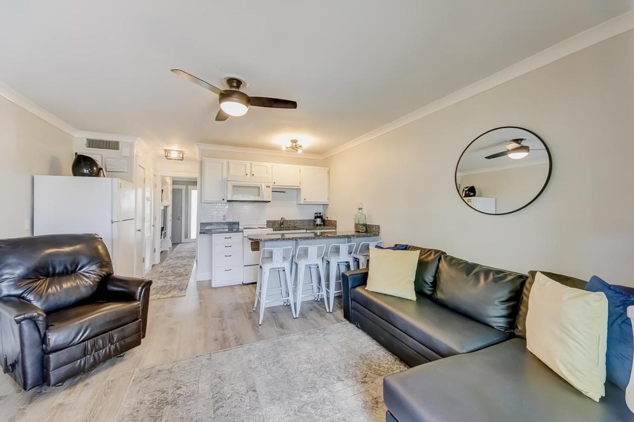 One Bedroom Apartment