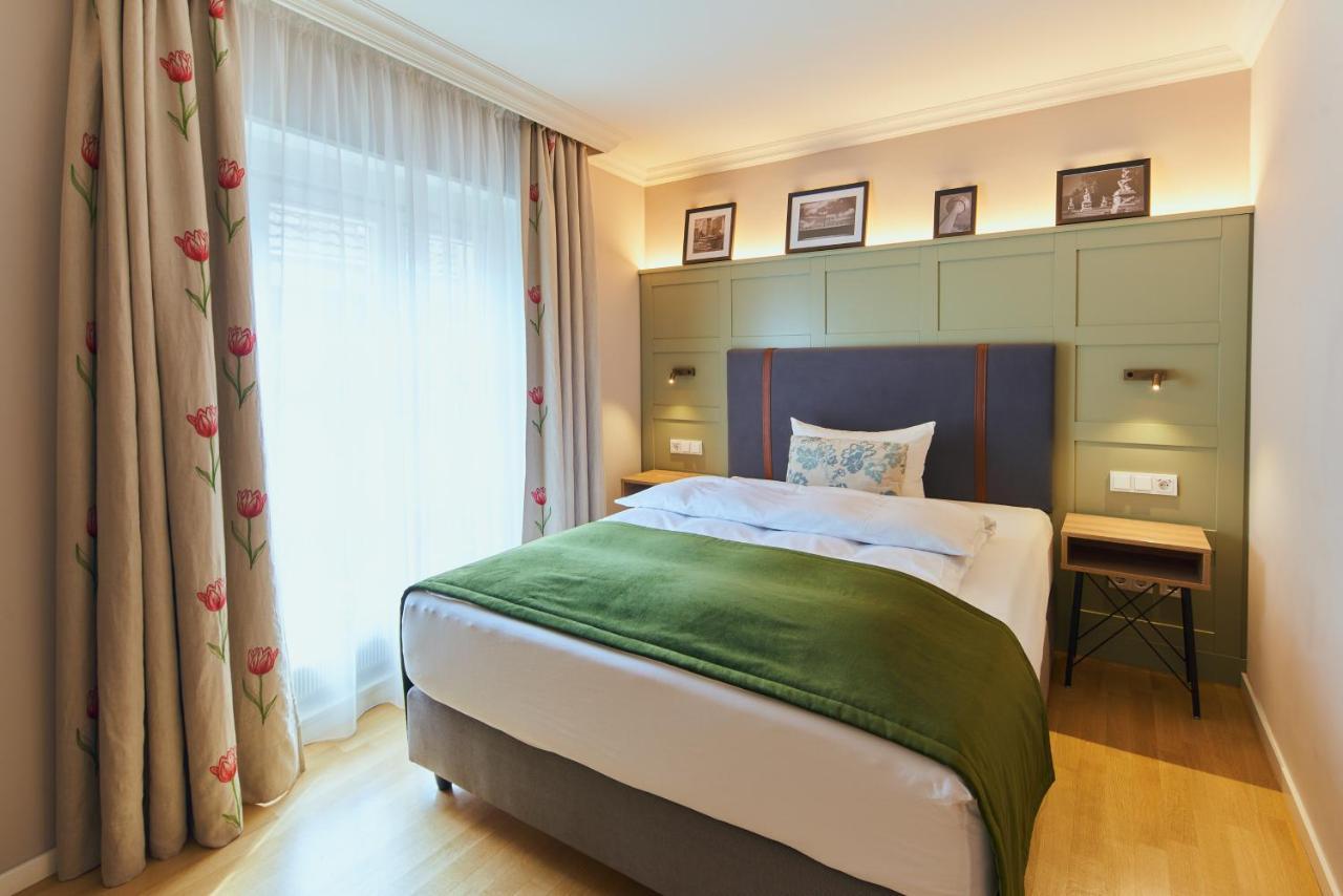 Superior Single Room French Bed,1260483472:JPEG