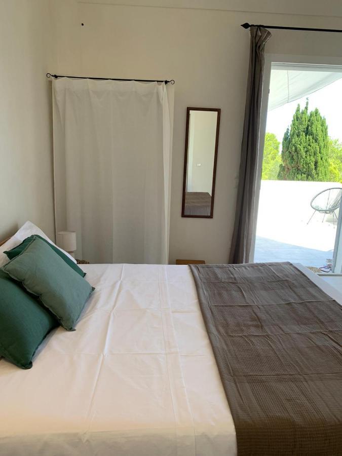 Studio Terrace,1255853842:JPEG