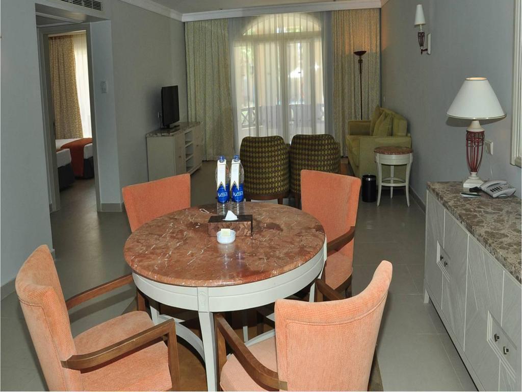 Suite met 2 Slaapkamers (4 volwassenen + 2 kinderen)