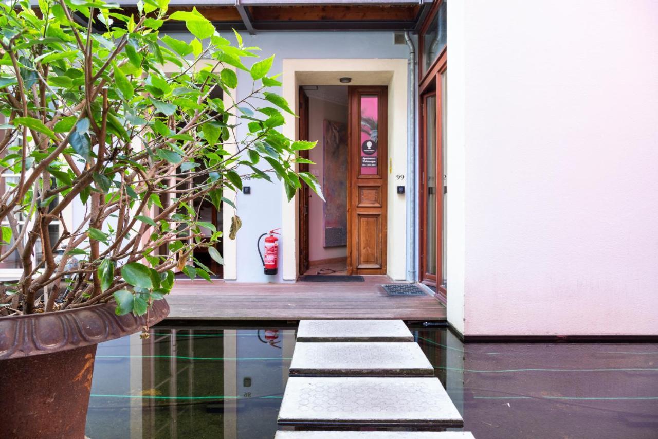 Medium Room