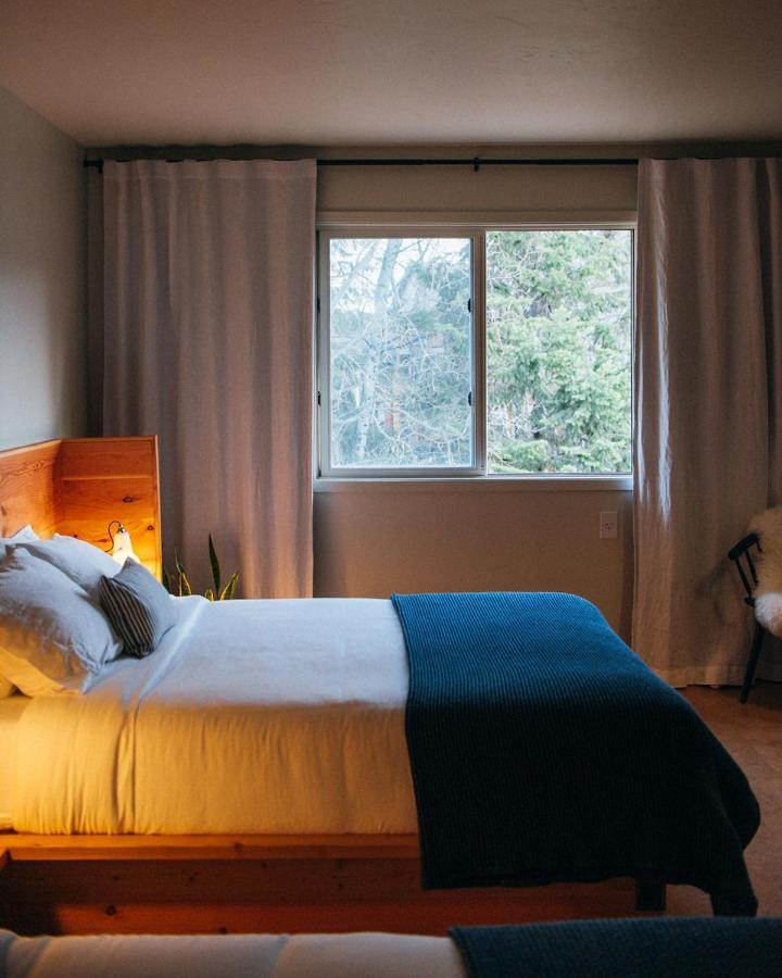 Double Queen Room