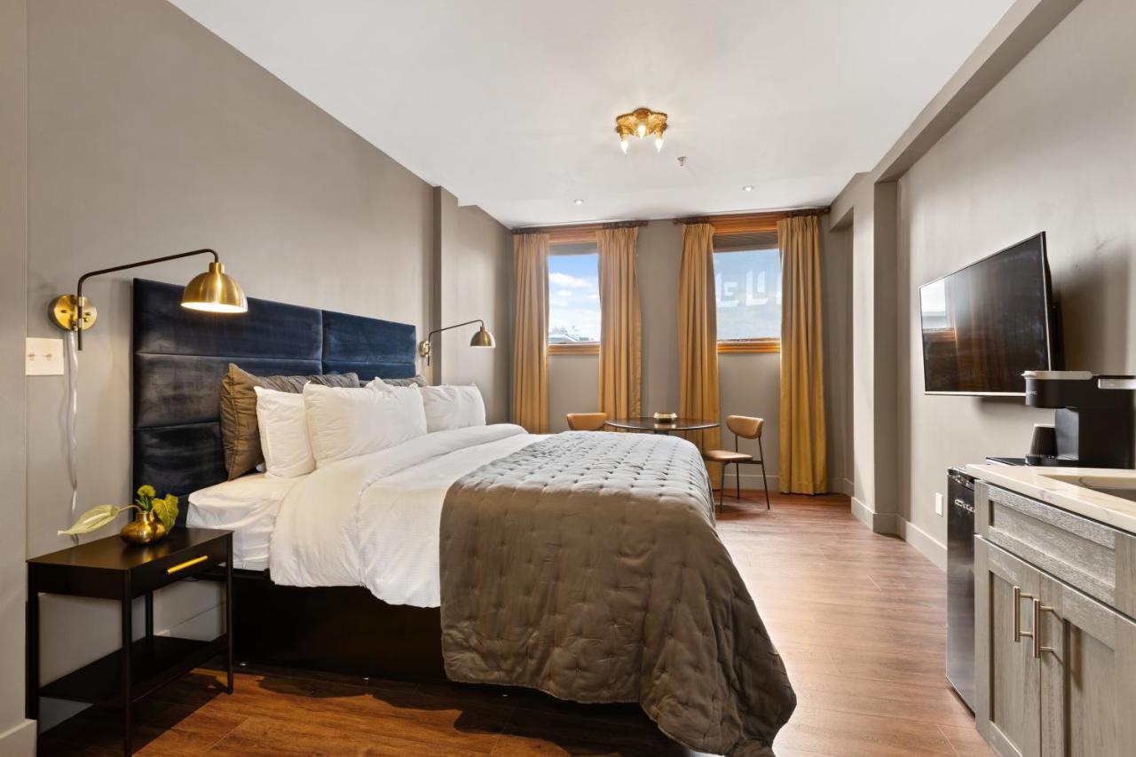 Pied a Terre,1258000057:JPEG