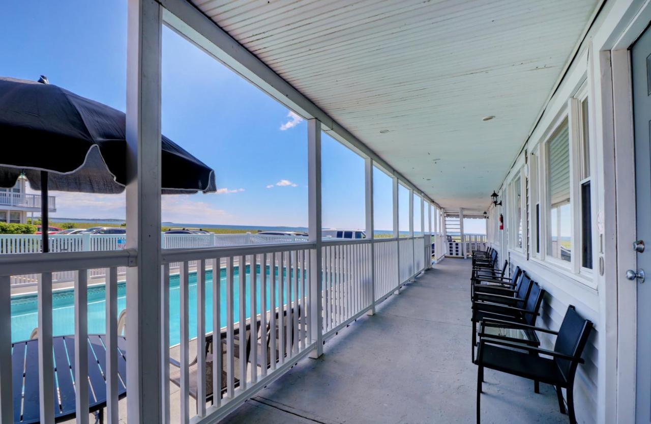 Ocean View Deluxe 2 Queens 1st or 2nd floor