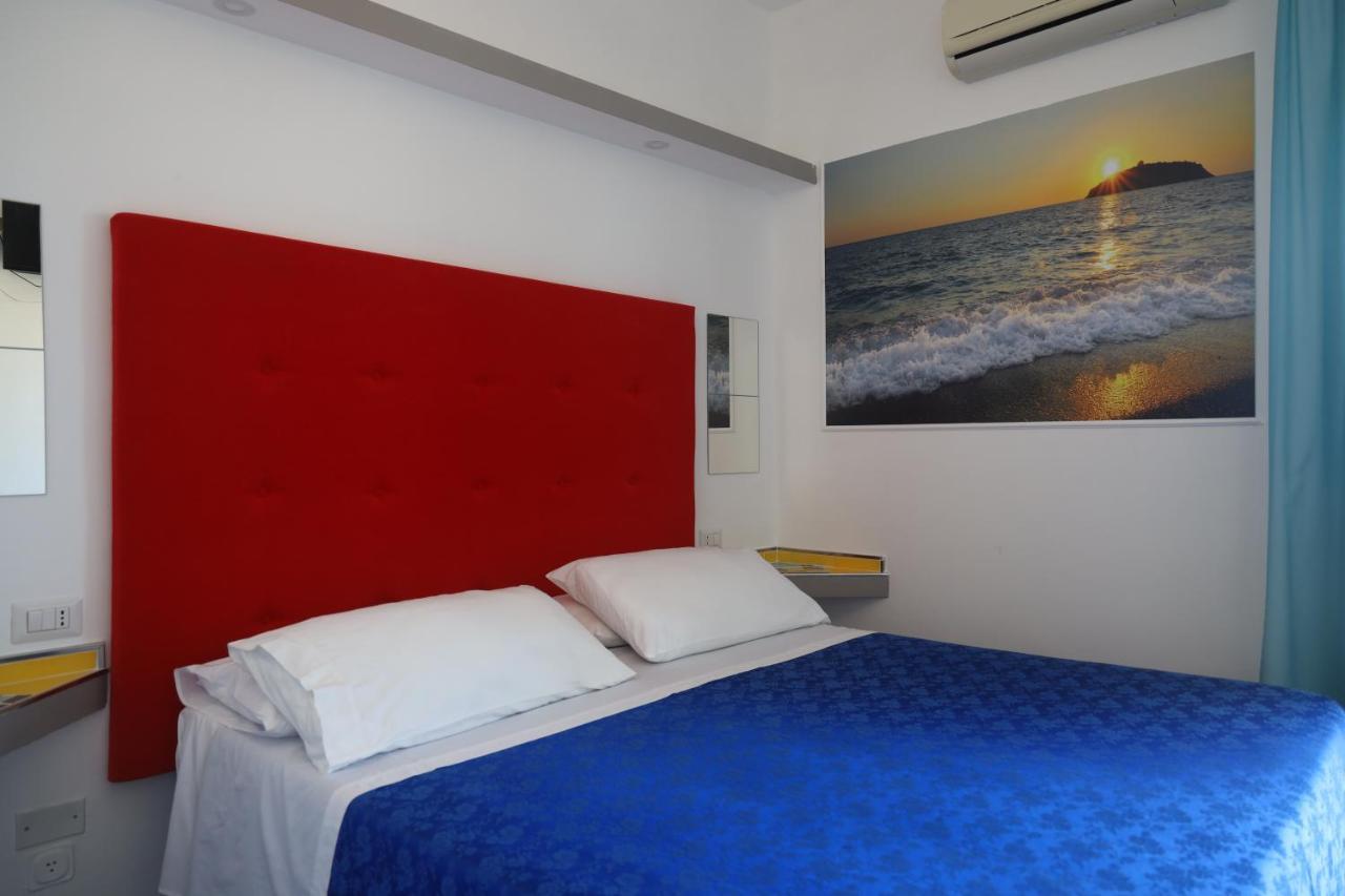 Deluxe Room,1258440502:JPEG