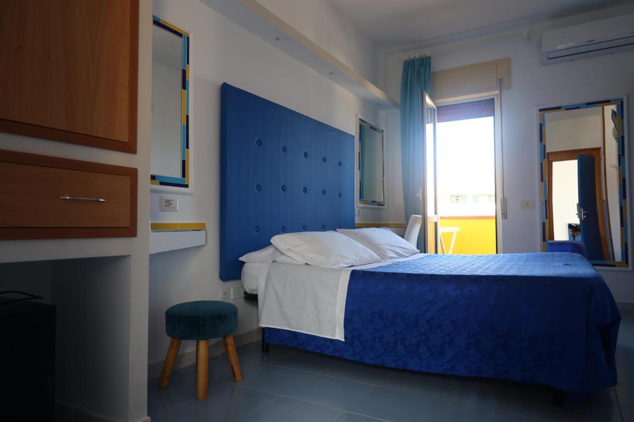 Deluxe Room,1414561643:JPEG