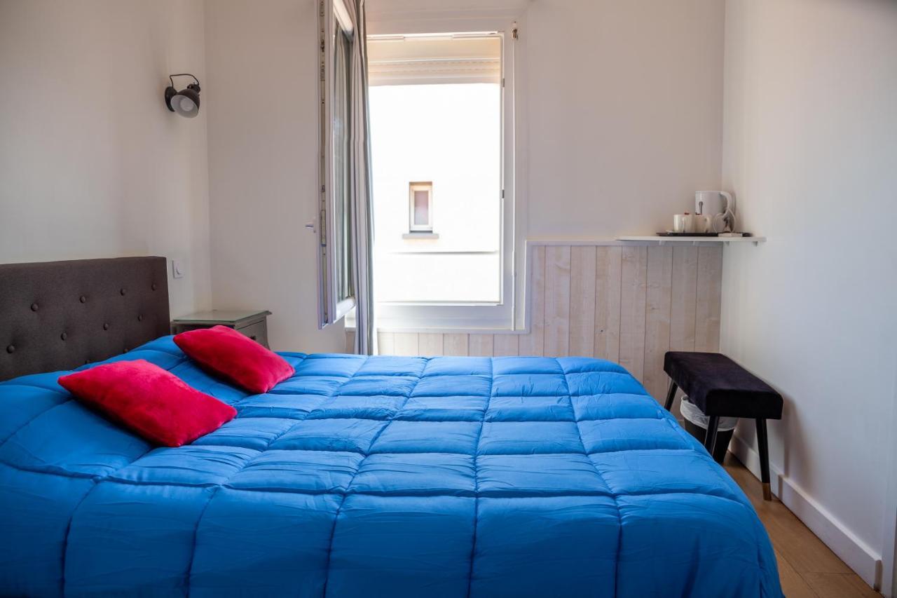 Standard Queen Room Lateral Sea View
