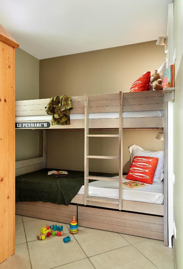 One-Bedroom Apartment Sleeping Alcove Terrace or Balcony Sea View