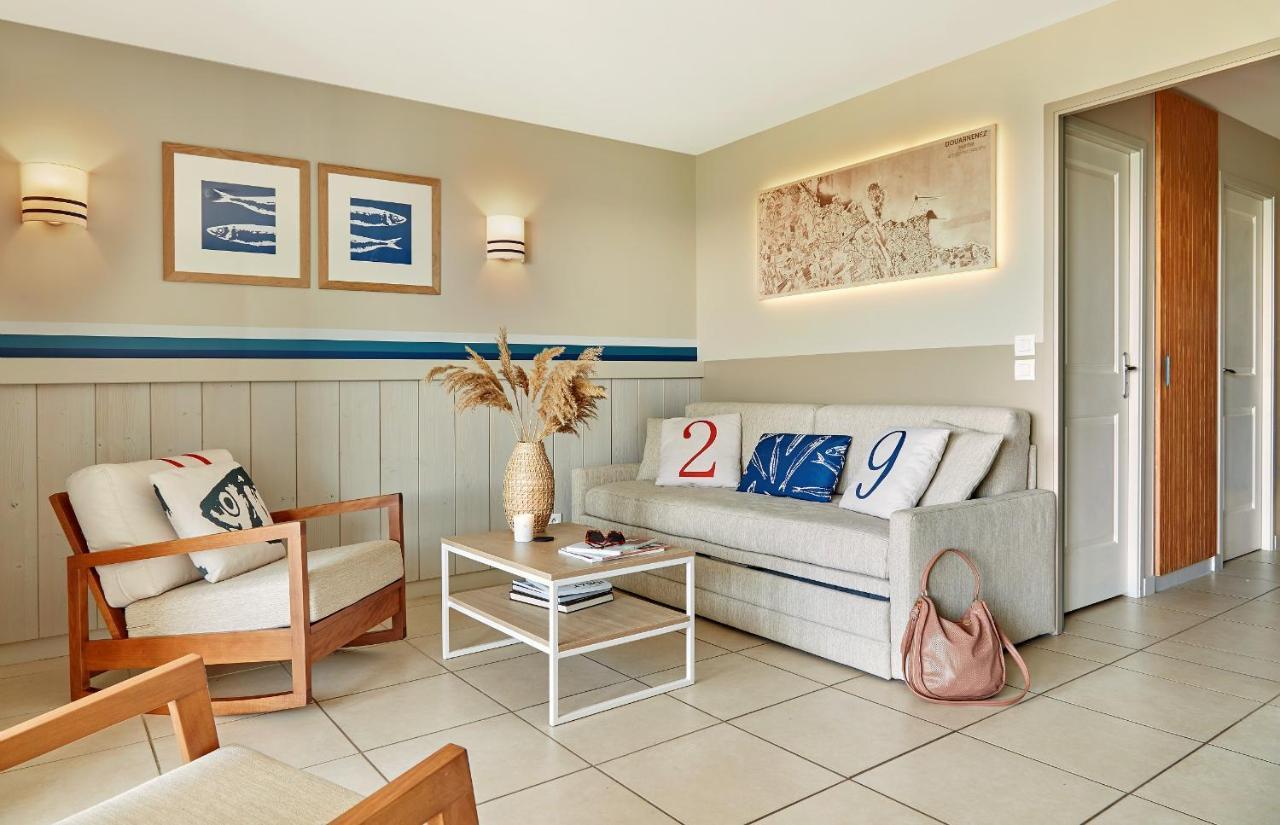One-Bedroom Apartment Sleeping Alcove Terrace or Balcony Open Sea View Seafront