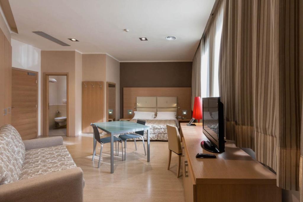 King Room,1259203726:JPEG