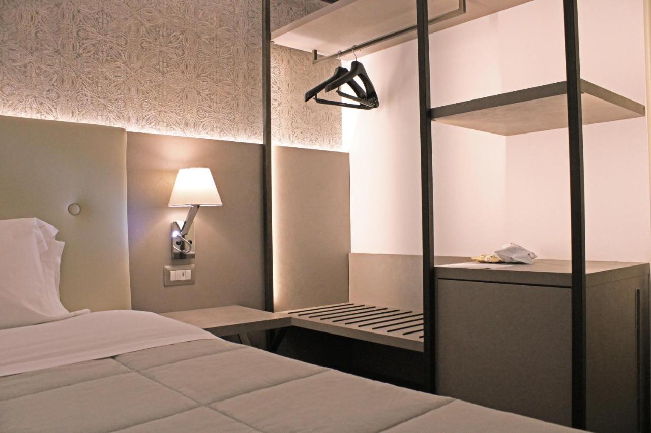 Single Room,1259198725:JPEG