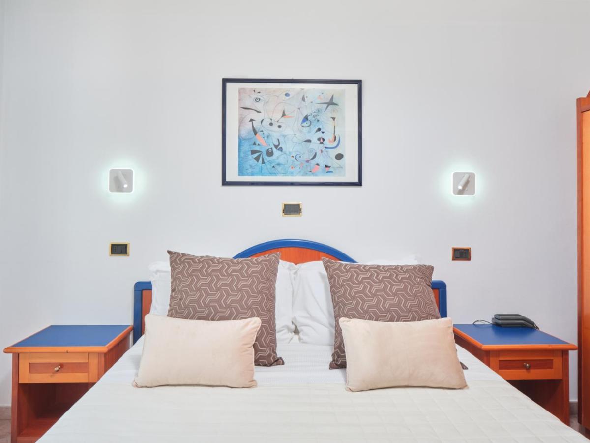 Comfort Double or Twin Room with Lateral Sea View,1730000924:JPEG