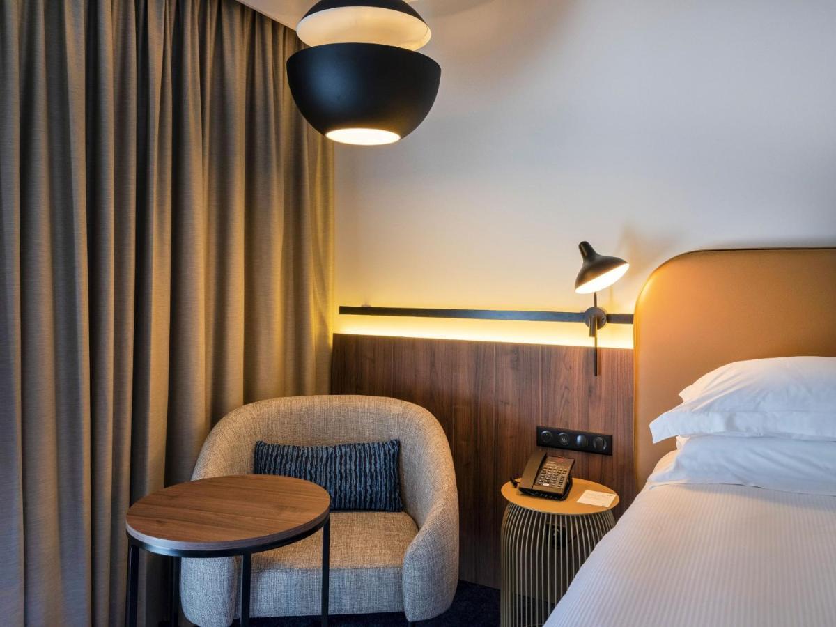 Standard King Room Disability Access